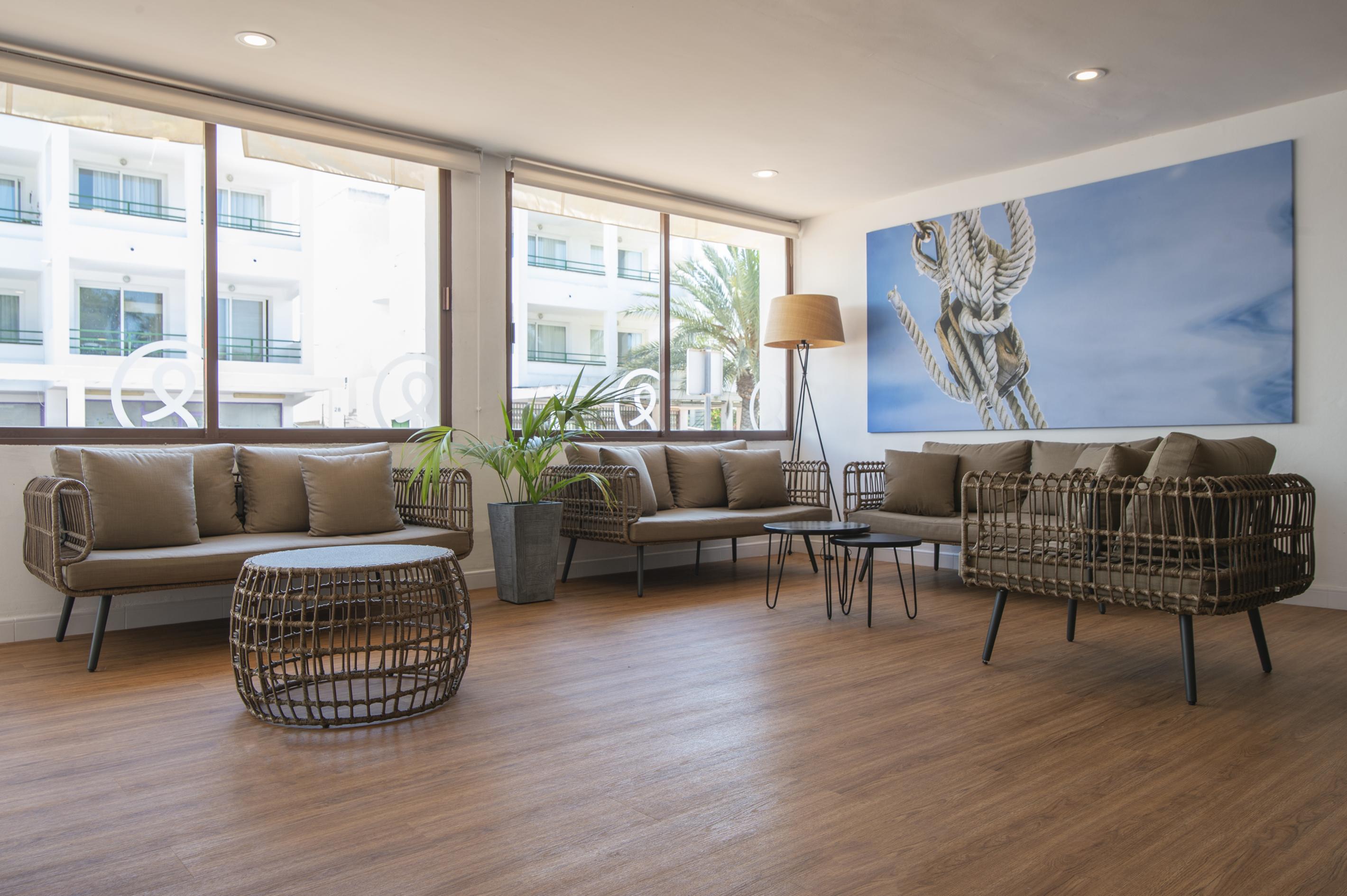 Aparthotel Pierre & Vacances Mallorca Cecilia Portocolom  Exterior photo